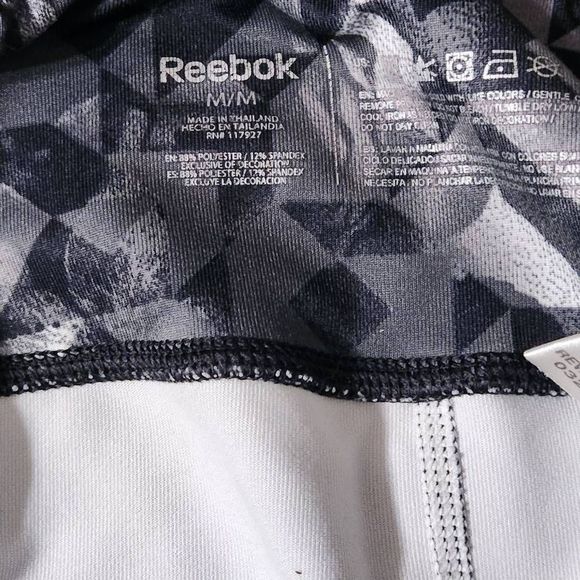 BUNDLE of Reebok workout clothes size M - Picture 8 of 8
